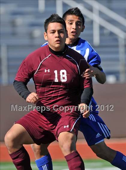 Thumbnail 3 in Turner [R. L.] vs Beaumont Central (Lobo Winter Invitational) photogallery.