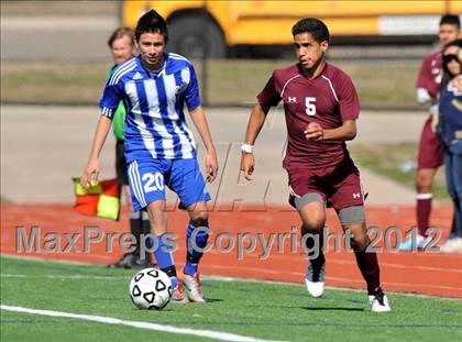 Thumbnail 2 in Turner [R. L.] vs Beaumont Central (Lobo Winter Invitational) photogallery.
