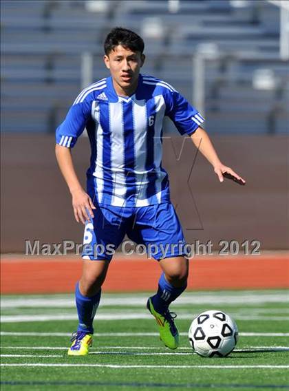Thumbnail 3 in Turner [R. L.] vs Beaumont Central (Lobo Winter Invitational) photogallery.