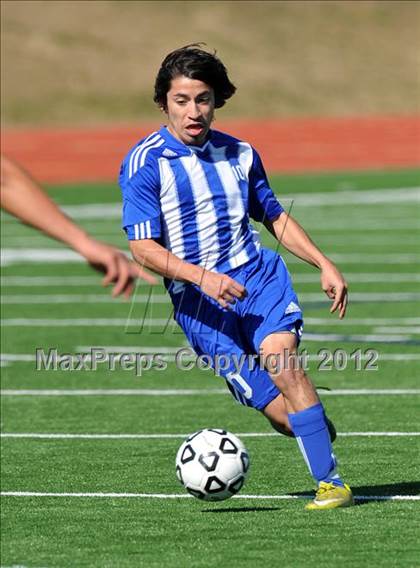 Thumbnail 1 in Turner [R. L.] vs Beaumont Central (Lobo Winter Invitational) photogallery.