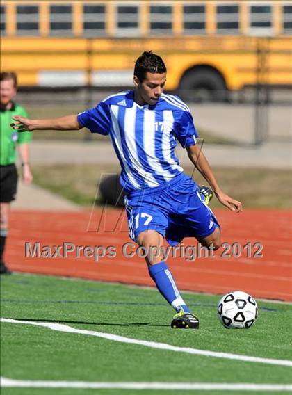 Thumbnail 3 in Turner [R. L.] vs Beaumont Central (Lobo Winter Invitational) photogallery.