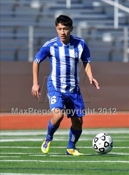 Thumbnail 2 in Turner [R. L.] vs Beaumont Central (Lobo Winter Invitational) photogallery.