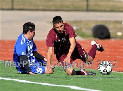 Thumbnail 1 in Turner [R. L.] vs Beaumont Central (Lobo Winter Invitational) photogallery.