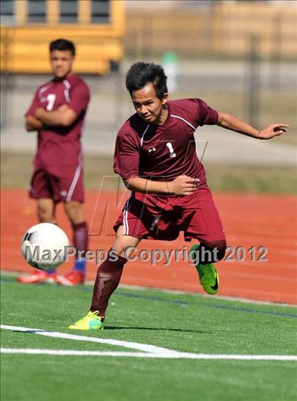 Thumbnail 2 in Turner [R. L.] vs Beaumont Central (Lobo Winter Invitational) photogallery.