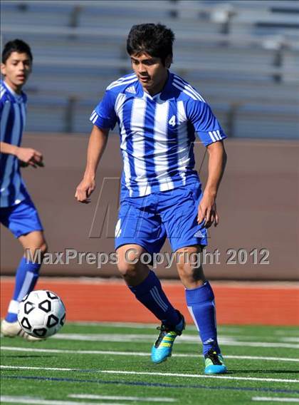 Thumbnail 2 in Turner [R. L.] vs Beaumont Central (Lobo Winter Invitational) photogallery.
