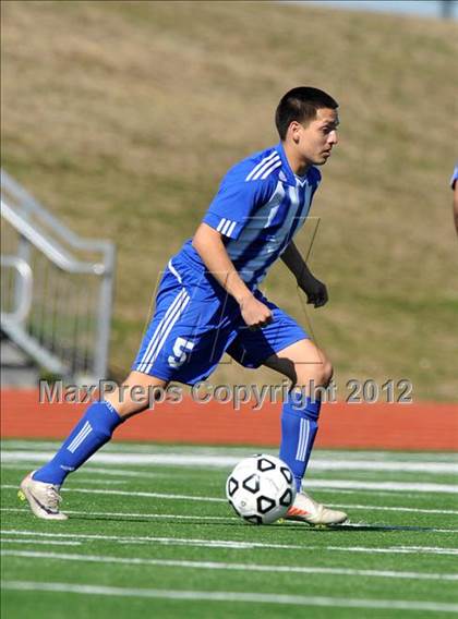 Thumbnail 2 in Turner [R. L.] vs Beaumont Central (Lobo Winter Invitational) photogallery.