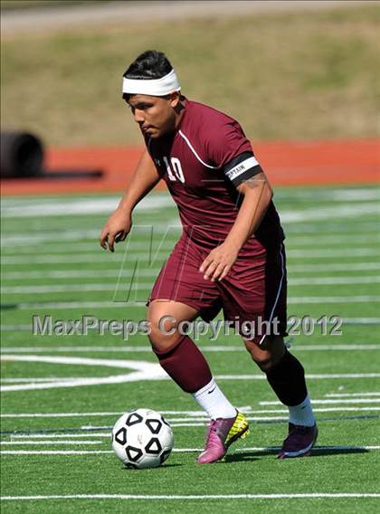 Thumbnail 3 in Turner [R. L.] vs Beaumont Central (Lobo Winter Invitational) photogallery.