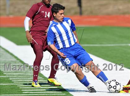 Thumbnail 2 in Turner [R. L.] vs Beaumont Central (Lobo Winter Invitational) photogallery.