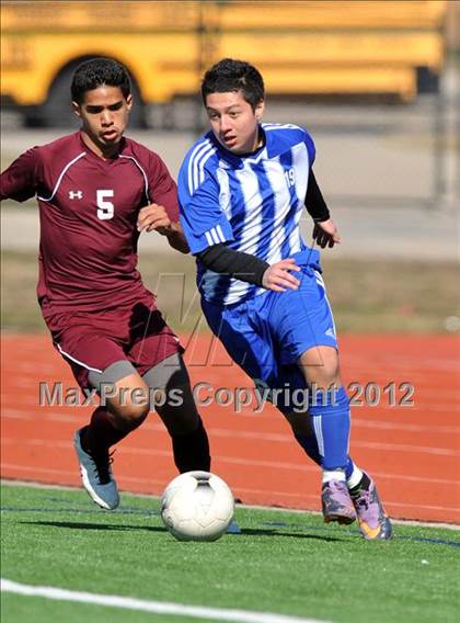Thumbnail 3 in Turner [R. L.] vs Beaumont Central (Lobo Winter Invitational) photogallery.