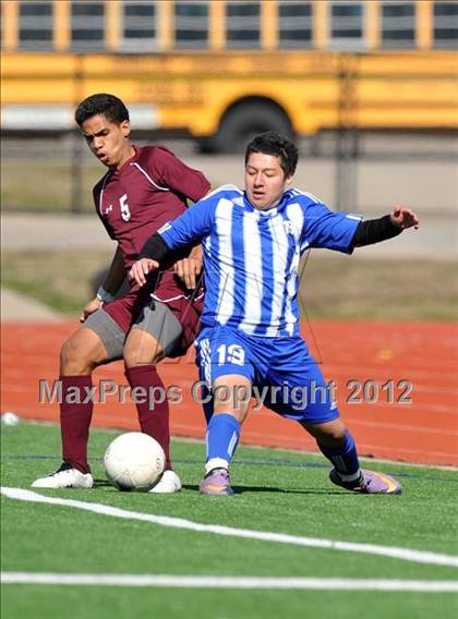 Thumbnail 3 in Turner [R. L.] vs Beaumont Central (Lobo Winter Invitational) photogallery.