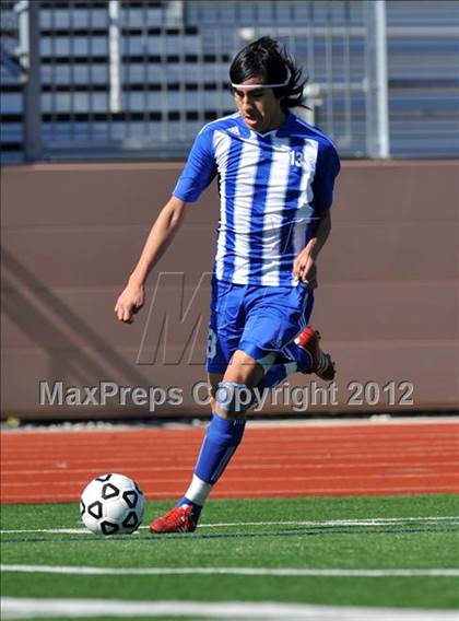 Thumbnail 2 in Turner [R. L.] vs Beaumont Central (Lobo Winter Invitational) photogallery.