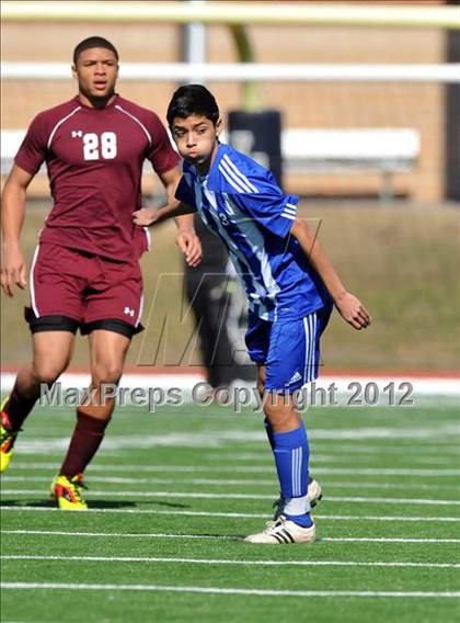 Thumbnail 3 in Turner [R. L.] vs Beaumont Central (Lobo Winter Invitational) photogallery.