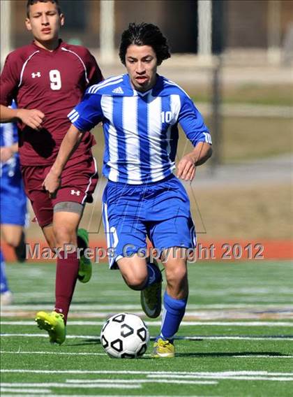 Thumbnail 2 in Turner [R. L.] vs Beaumont Central (Lobo Winter Invitational) photogallery.