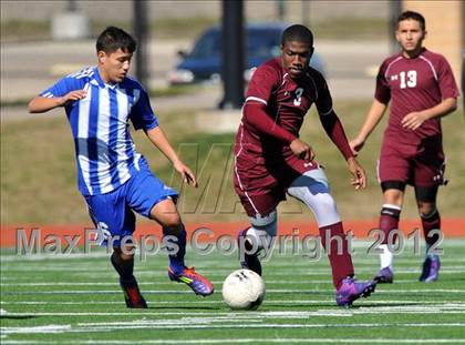 Thumbnail 1 in Turner [R. L.] vs Beaumont Central (Lobo Winter Invitational) photogallery.