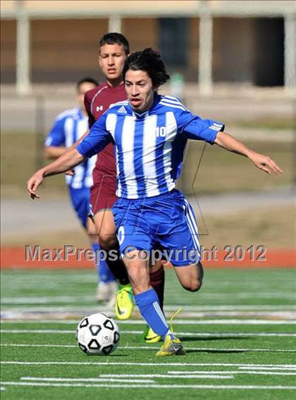 Thumbnail 3 in Turner [R. L.] vs Beaumont Central (Lobo Winter Invitational) photogallery.