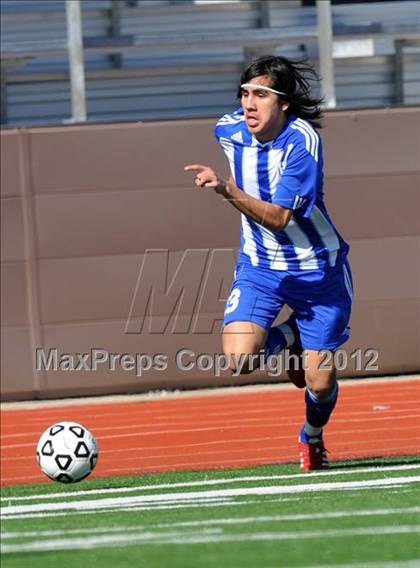 Thumbnail 1 in Turner [R. L.] vs Beaumont Central (Lobo Winter Invitational) photogallery.