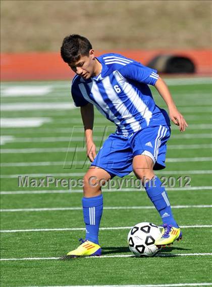 Thumbnail 3 in Turner [R. L.] vs Beaumont Central (Lobo Winter Invitational) photogallery.