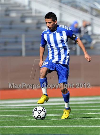 Thumbnail 3 in Turner [R. L.] vs Beaumont Central (Lobo Winter Invitational) photogallery.