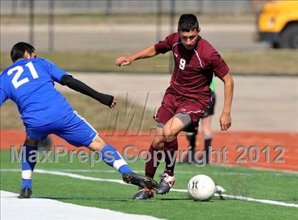 Thumbnail 1 in Turner [R. L.] vs Beaumont Central (Lobo Winter Invitational) photogallery.