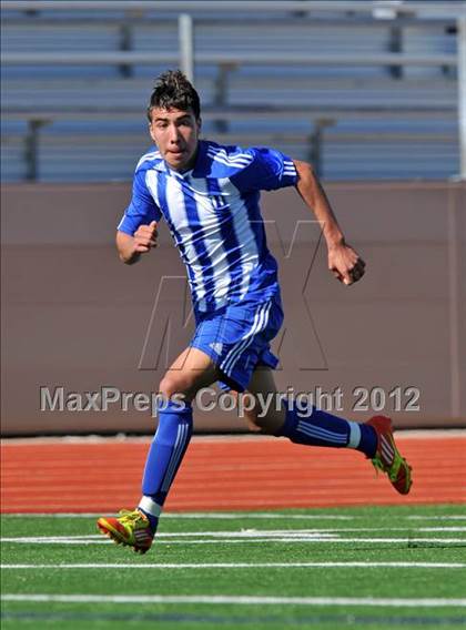 Thumbnail 1 in Turner [R. L.] vs Beaumont Central (Lobo Winter Invitational) photogallery.