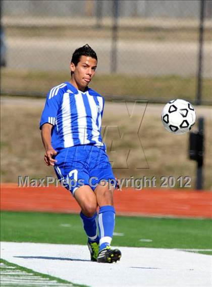 Thumbnail 1 in Turner [R. L.] vs Beaumont Central (Lobo Winter Invitational) photogallery.