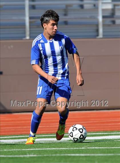 Thumbnail 2 in Turner [R. L.] vs Beaumont Central (Lobo Winter Invitational) photogallery.