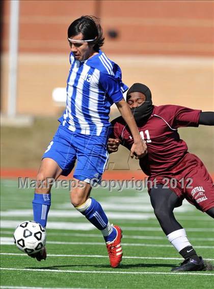 Thumbnail 1 in Turner [R. L.] vs Beaumont Central (Lobo Winter Invitational) photogallery.