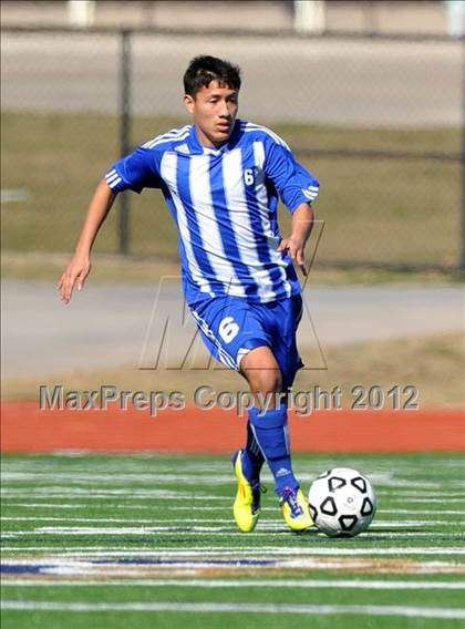 Thumbnail 2 in Turner [R. L.] vs Beaumont Central (Lobo Winter Invitational) photogallery.