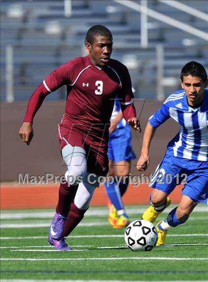 Thumbnail 2 in Turner [R. L.] vs Beaumont Central (Lobo Winter Invitational) photogallery.
