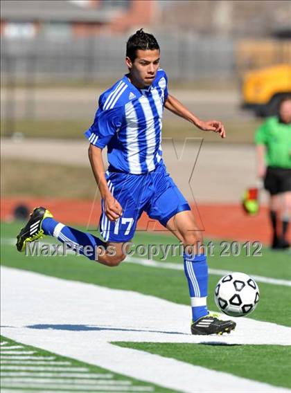 Thumbnail 2 in Turner [R. L.] vs Beaumont Central (Lobo Winter Invitational) photogallery.