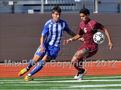 Thumbnail 1 in Turner [R. L.] vs Beaumont Central (Lobo Winter Invitational) photogallery.