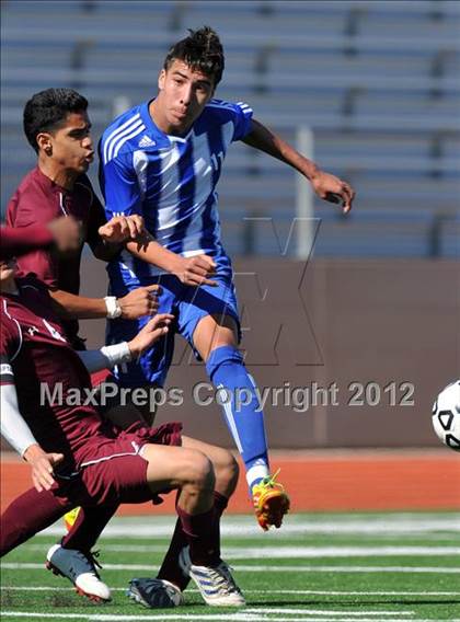 Thumbnail 1 in Turner [R. L.] vs Beaumont Central (Lobo Winter Invitational) photogallery.