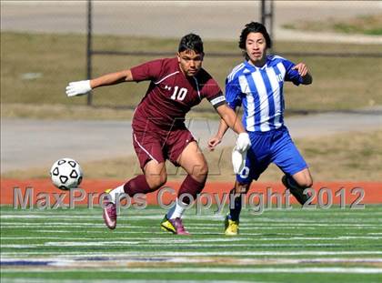 Thumbnail 1 in Turner [R. L.] vs Beaumont Central (Lobo Winter Invitational) photogallery.