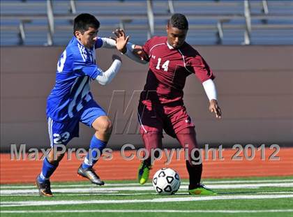 Thumbnail 2 in Turner [R. L.] vs Beaumont Central (Lobo Winter Invitational) photogallery.