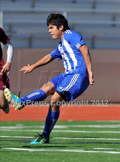 Thumbnail 3 in Turner [R. L.] vs Beaumont Central (Lobo Winter Invitational) photogallery.