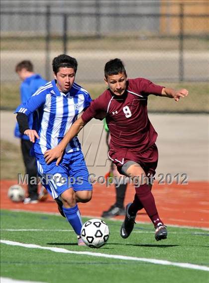 Thumbnail 1 in Turner [R. L.] vs Beaumont Central (Lobo Winter Invitational) photogallery.