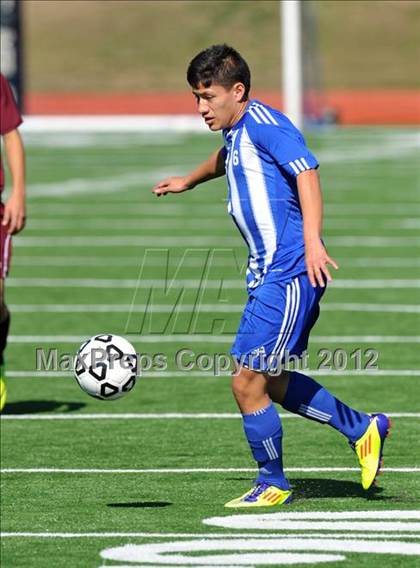 Thumbnail 2 in Turner [R. L.] vs Beaumont Central (Lobo Winter Invitational) photogallery.