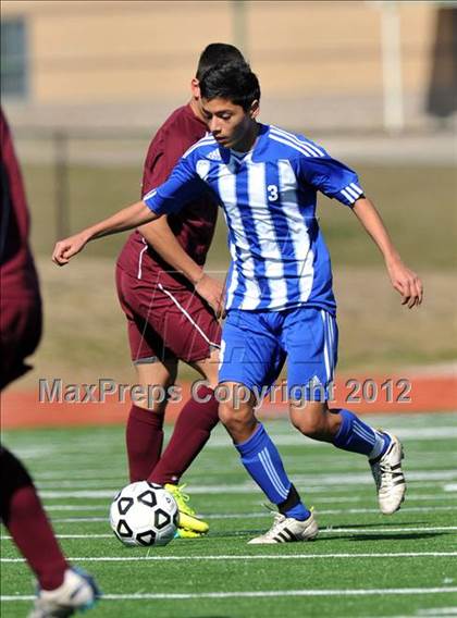 Thumbnail 2 in Turner [R. L.] vs Beaumont Central (Lobo Winter Invitational) photogallery.