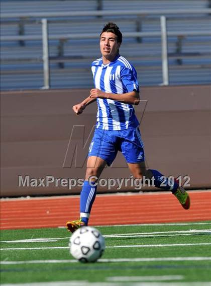 Thumbnail 3 in Turner [R. L.] vs Beaumont Central (Lobo Winter Invitational) photogallery.