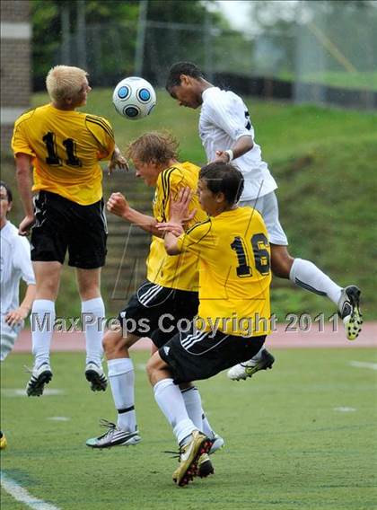 Thumbnail 3 in Lahser vs Farmington (Detroit Country Day Tournament) photogallery.
