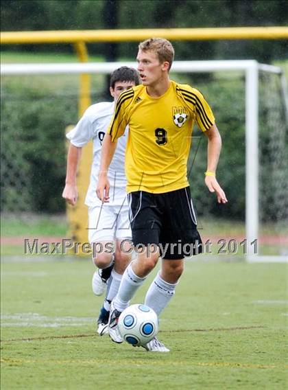 Thumbnail 3 in Lahser vs Farmington (Detroit Country Day Tournament) photogallery.