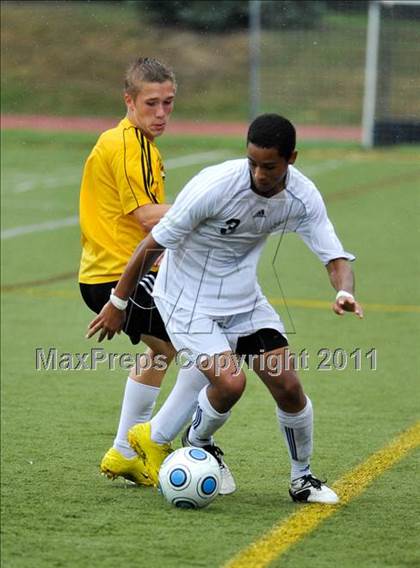 Thumbnail 3 in Lahser vs Farmington (Detroit Country Day Tournament) photogallery.