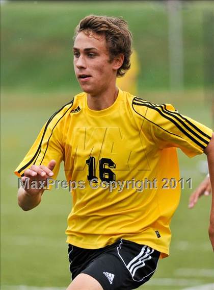 Thumbnail 2 in Lahser vs Farmington (Detroit Country Day Tournament) photogallery.