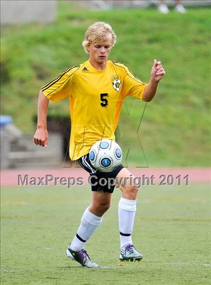 Thumbnail 2 in Lahser vs Farmington (Detroit Country Day Tournament) photogallery.