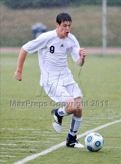 Thumbnail 3 in Lahser vs Farmington (Detroit Country Day Tournament) photogallery.