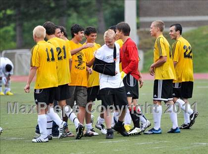 Thumbnail 2 in Lahser vs Farmington (Detroit Country Day Tournament) photogallery.