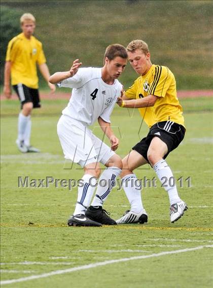 Thumbnail 2 in Lahser vs Farmington (Detroit Country Day Tournament) photogallery.
