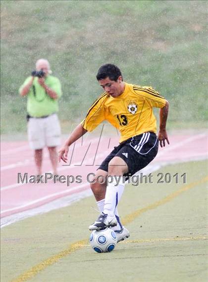 Thumbnail 2 in Lahser vs Farmington (Detroit Country Day Tournament) photogallery.
