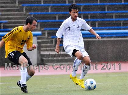 Thumbnail 2 in Lahser vs Farmington (Detroit Country Day Tournament) photogallery.
