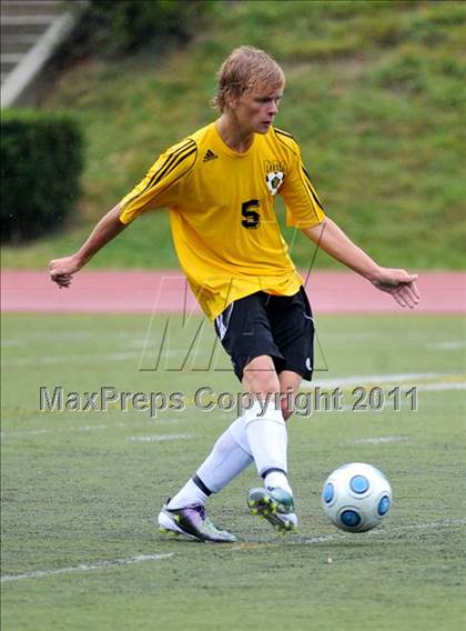 Thumbnail 3 in Lahser vs Farmington (Detroit Country Day Tournament) photogallery.